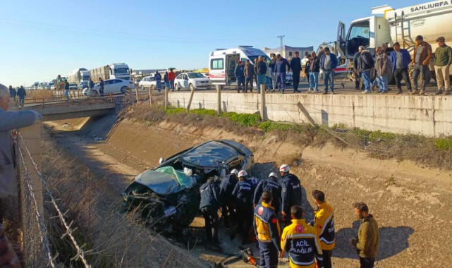 Harfiyat kamyonuna çarpan otomobil sulama kanalına uçtu: 1 ölü