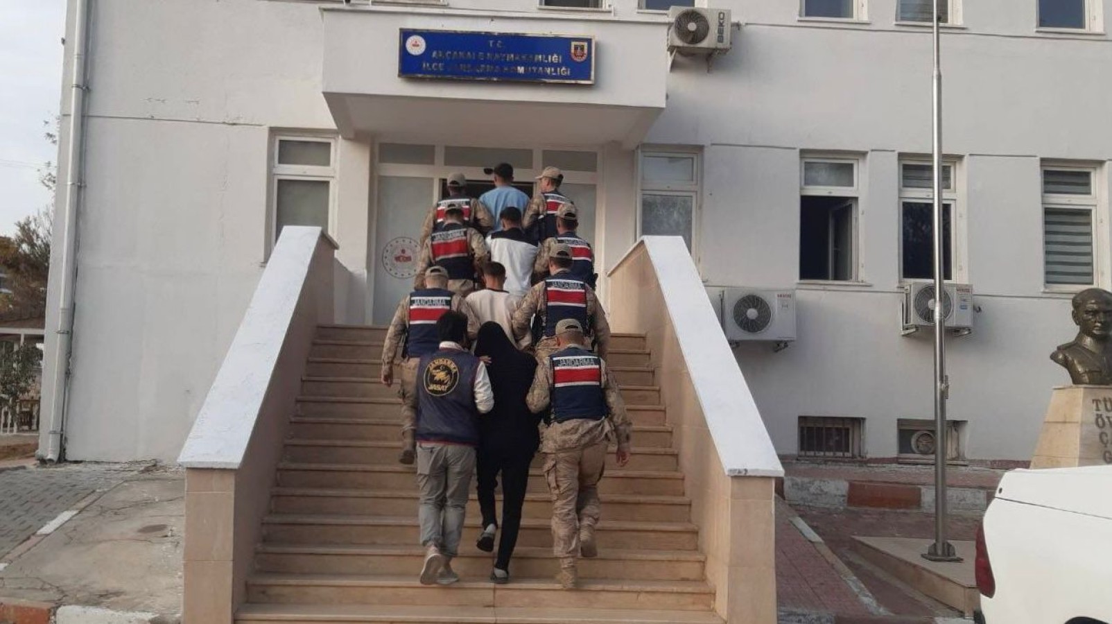 Şanlıurfa’da göçmen kaçakçılığı operasyonu: 18 gözaltı