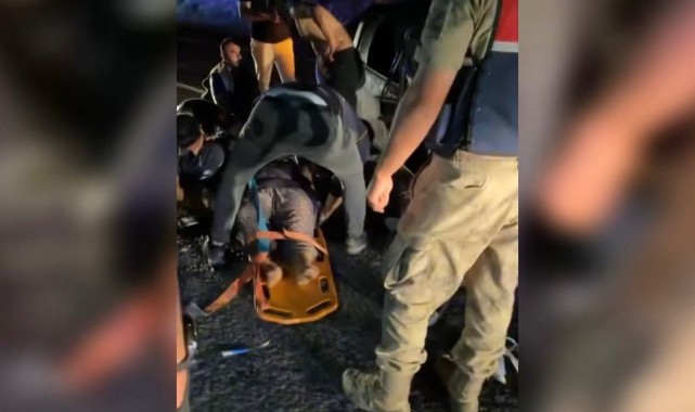 Şanlıurfa’da iki otomobil çarpıştı: 2 ölü, 7 yaralı