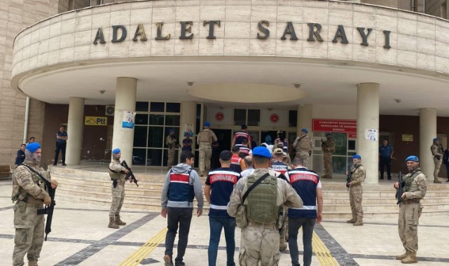 Şanlıurfa’da göçmen kaçakçılığı operasyonu: 10 şüpheli adliyede