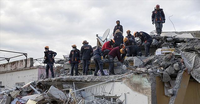 Deprem bölgesindeki öğrenciler için devam şartı aranmayacak