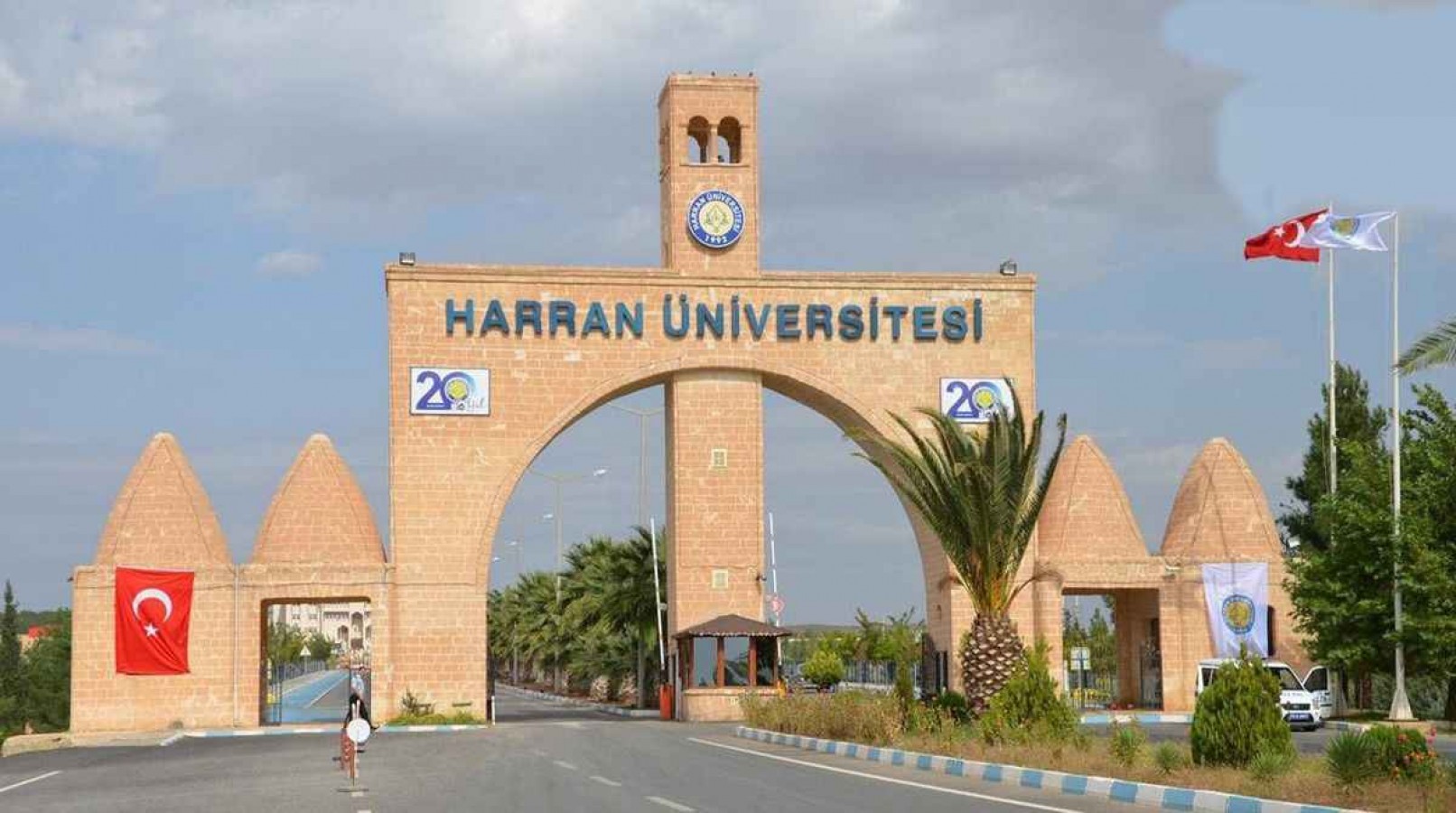 Harran Üniversitesi rektöründen önemli açıklama!;