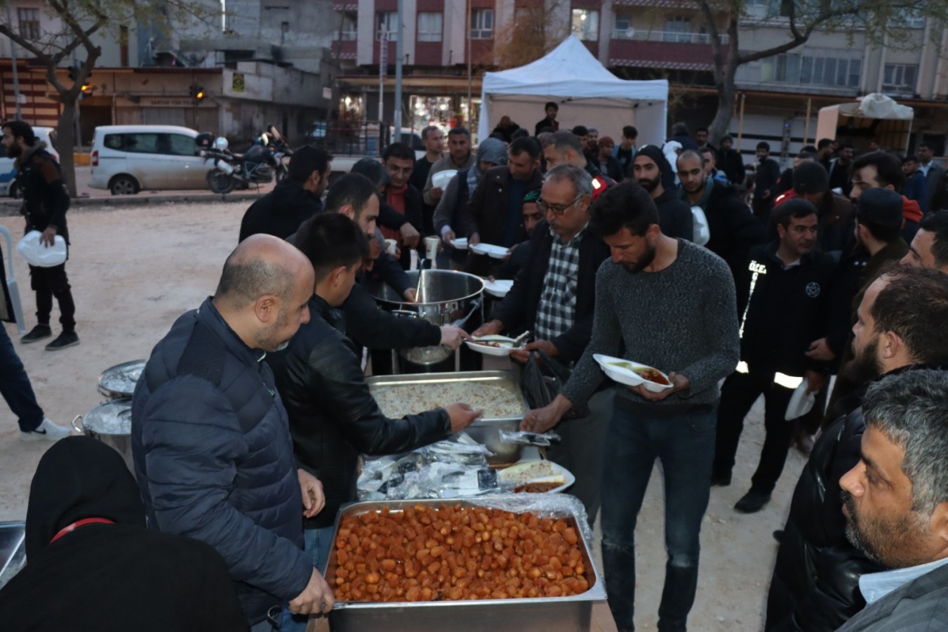 Afet bölgesinde ilk iftar