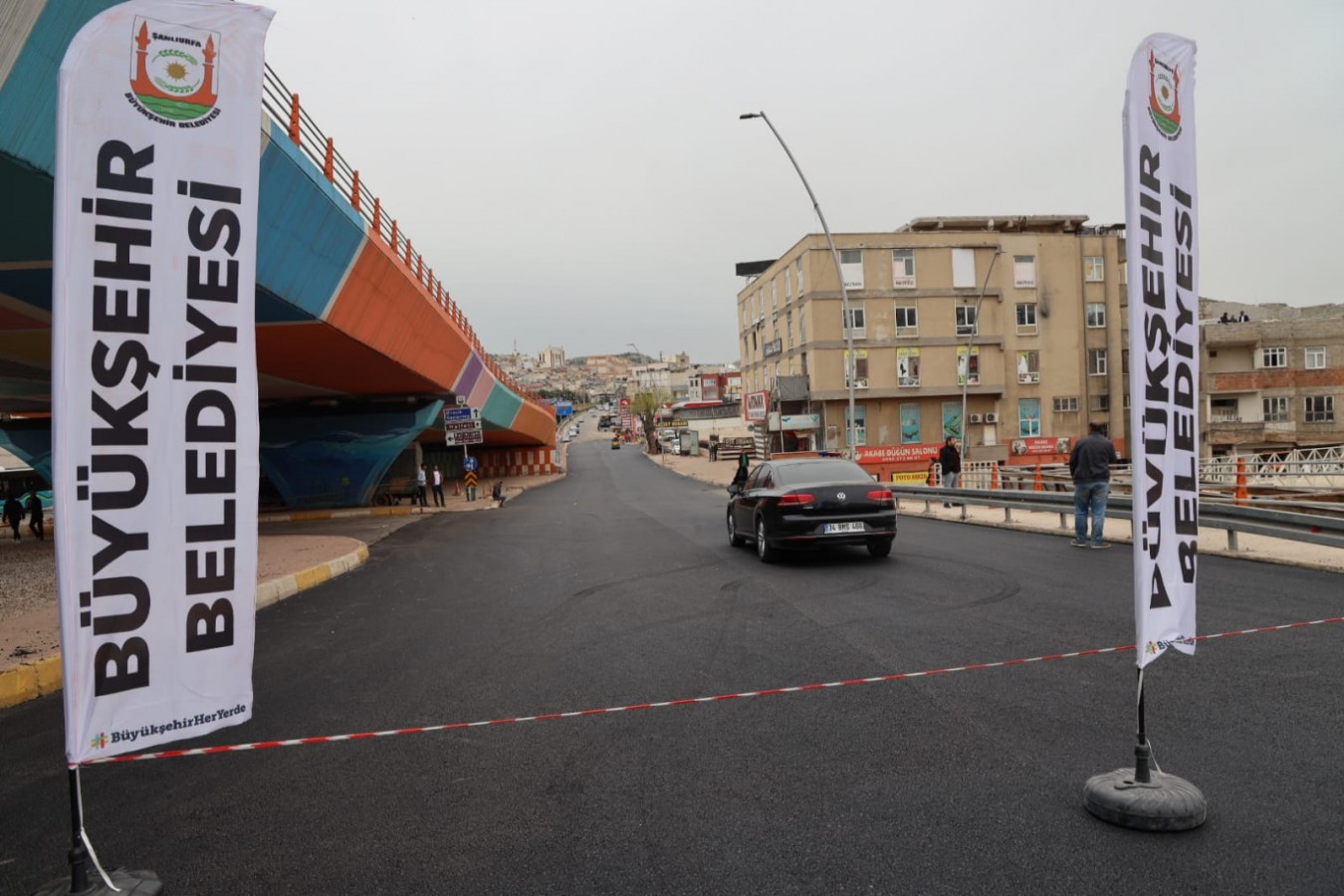 Süleymaniye ve Akabe mahallelerinde selin zarar verdiği asfalt ve parke taşları yenilendi