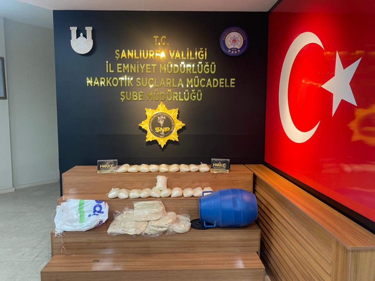 Urfa’da uyuşturucu operasyonunda 10 kilo metamfetamin ele geçirildi;