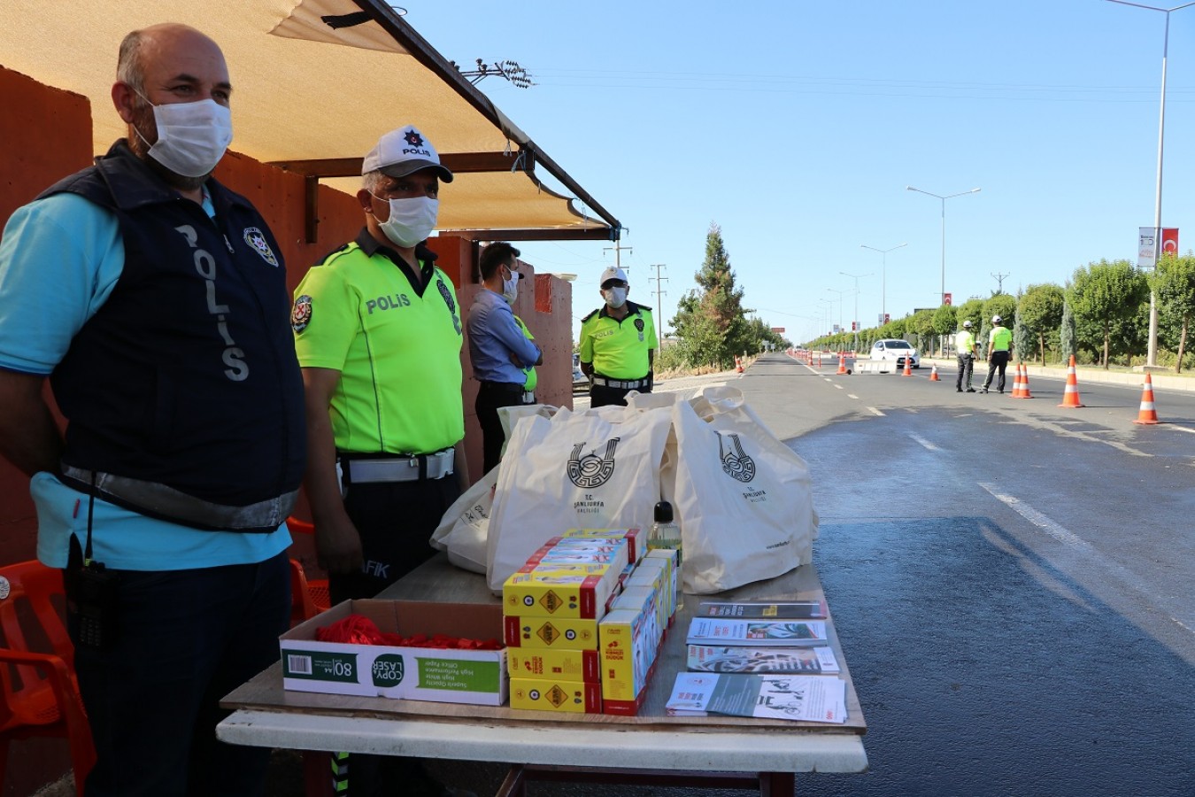 Urfa'da yollarda bayram tedbirleri... Ekipler sahada...