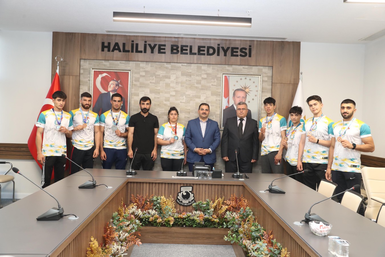 Başkan Canpolat, Türkiye şampiyonu sporcuları ödüllendirdi;
