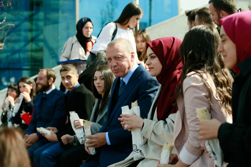 Cumhurbaşkanı Erdoğan genç seçmene destek çağrısında bulundu