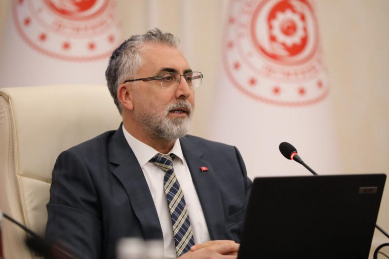 Bakan Işıkhan: En düşük memur maaşı 22 bin TL olacak