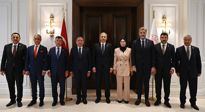 Şanlıurfa milletvekillerinden yeni bakana hayırlı olsun ziyareti