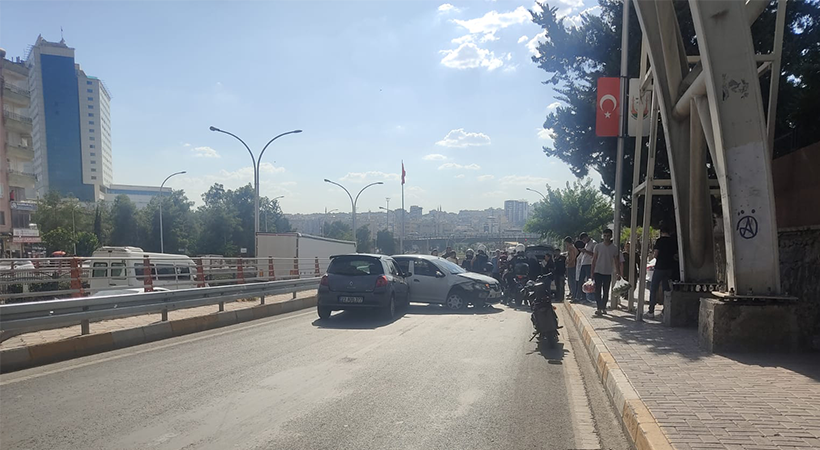 Haliliye'de iki aracın çarpışması sonucu kaza meydana geldi