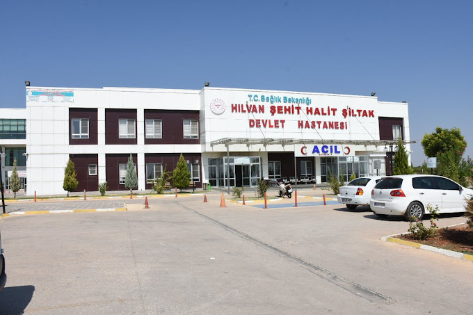 Hilvan’da otomobiller çarpıştı: 1 ölü, 2 yaralı