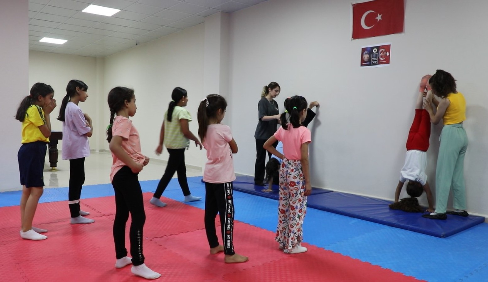 Viranşehir’de jimnastik kursu ile sağlıklı bireyler yetişiyor;