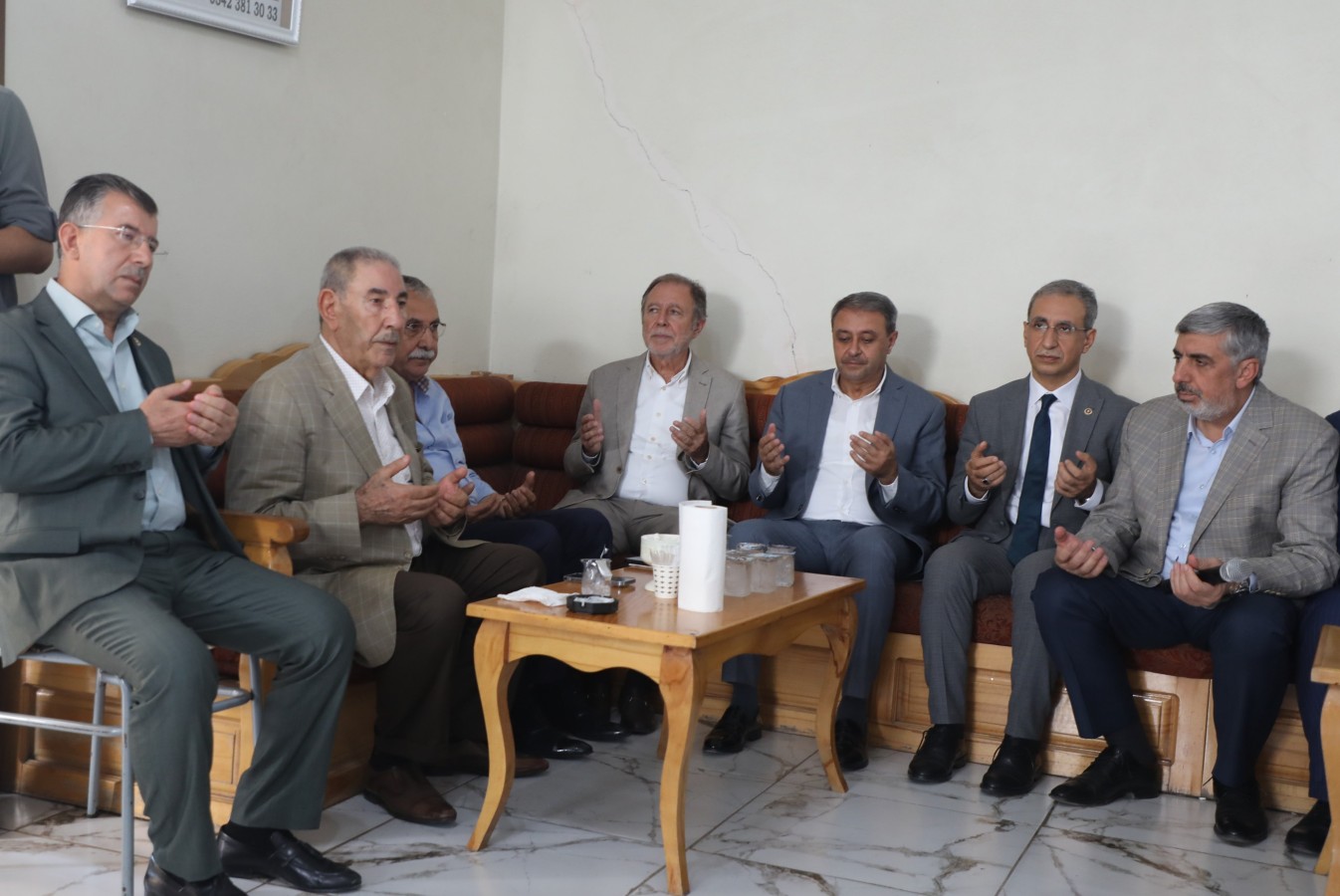 Cevheri ailesi Urfa’da taziyeleri kabul ediyor