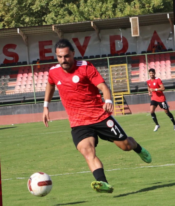 Karbel Karaköprü Belediyespor 3 puanı 3 golle aldı;