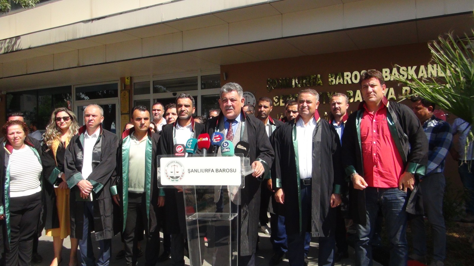 Şanlıurfa’da avukatlara yönelik şiddet protesto edildi