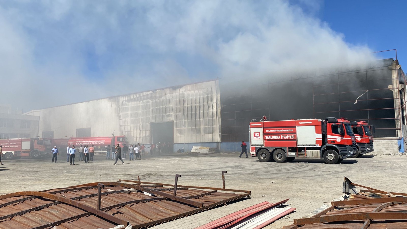 Şanlıurfa'da geri dönüşüm fabrikasında yangın!;