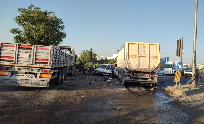 Şanlıurfa’da zincirleme kaza: 2 yaralı (-EK)