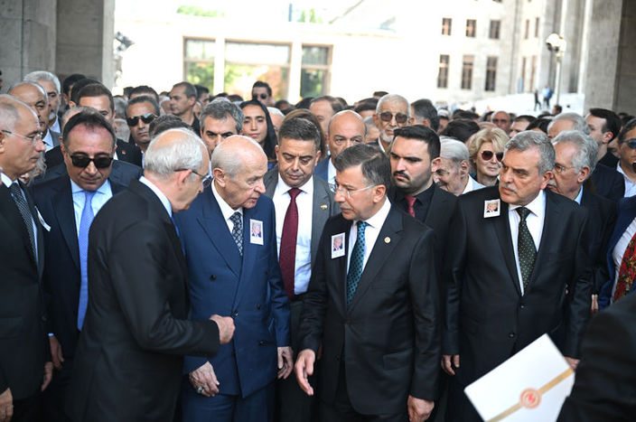 Siyasi liderler Necmettin Cevheri'nin cenaze törenine katıldı;