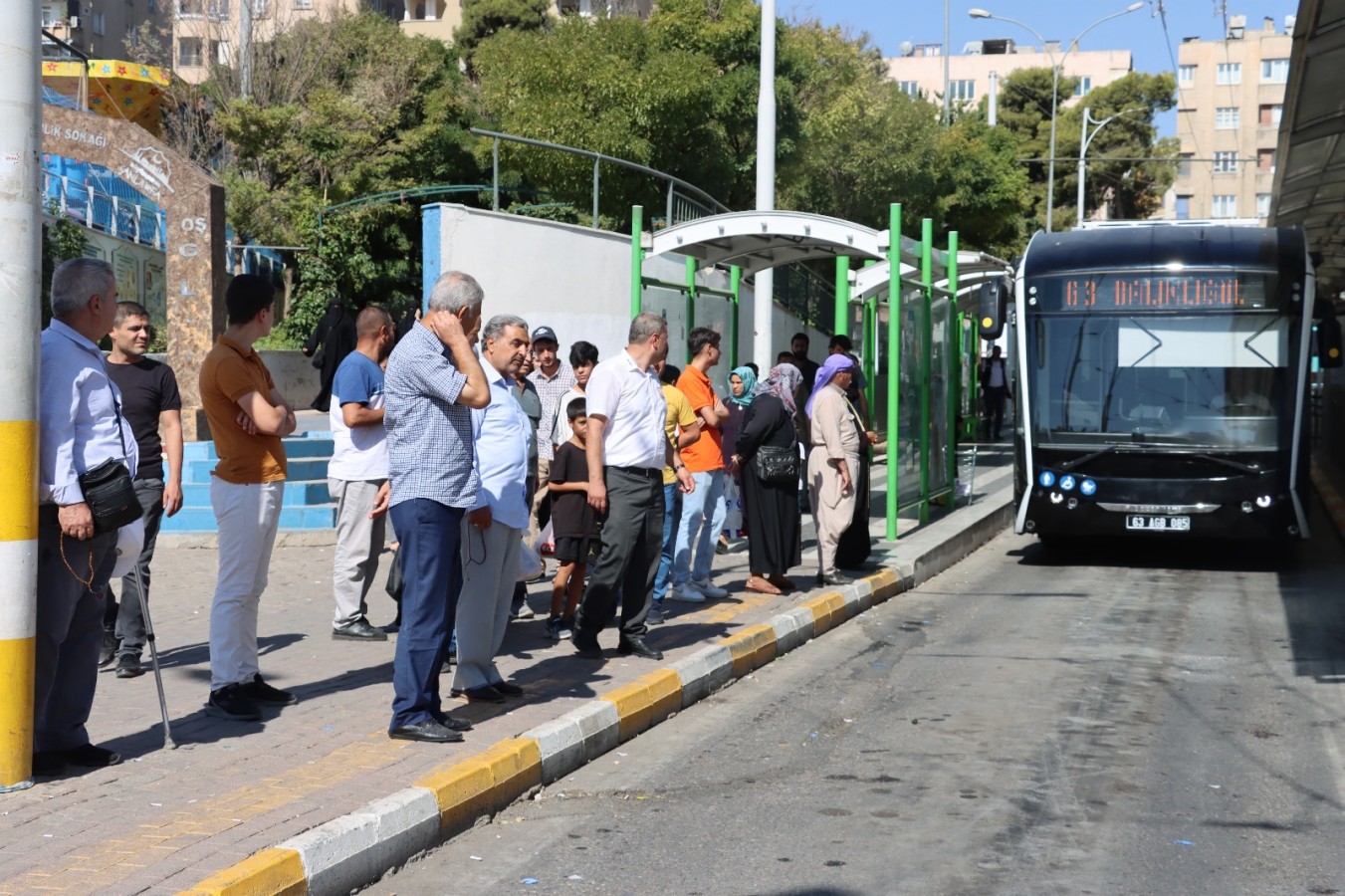 Vatandaşlar trambüs ve ücretsiz ring hattından memnun;
