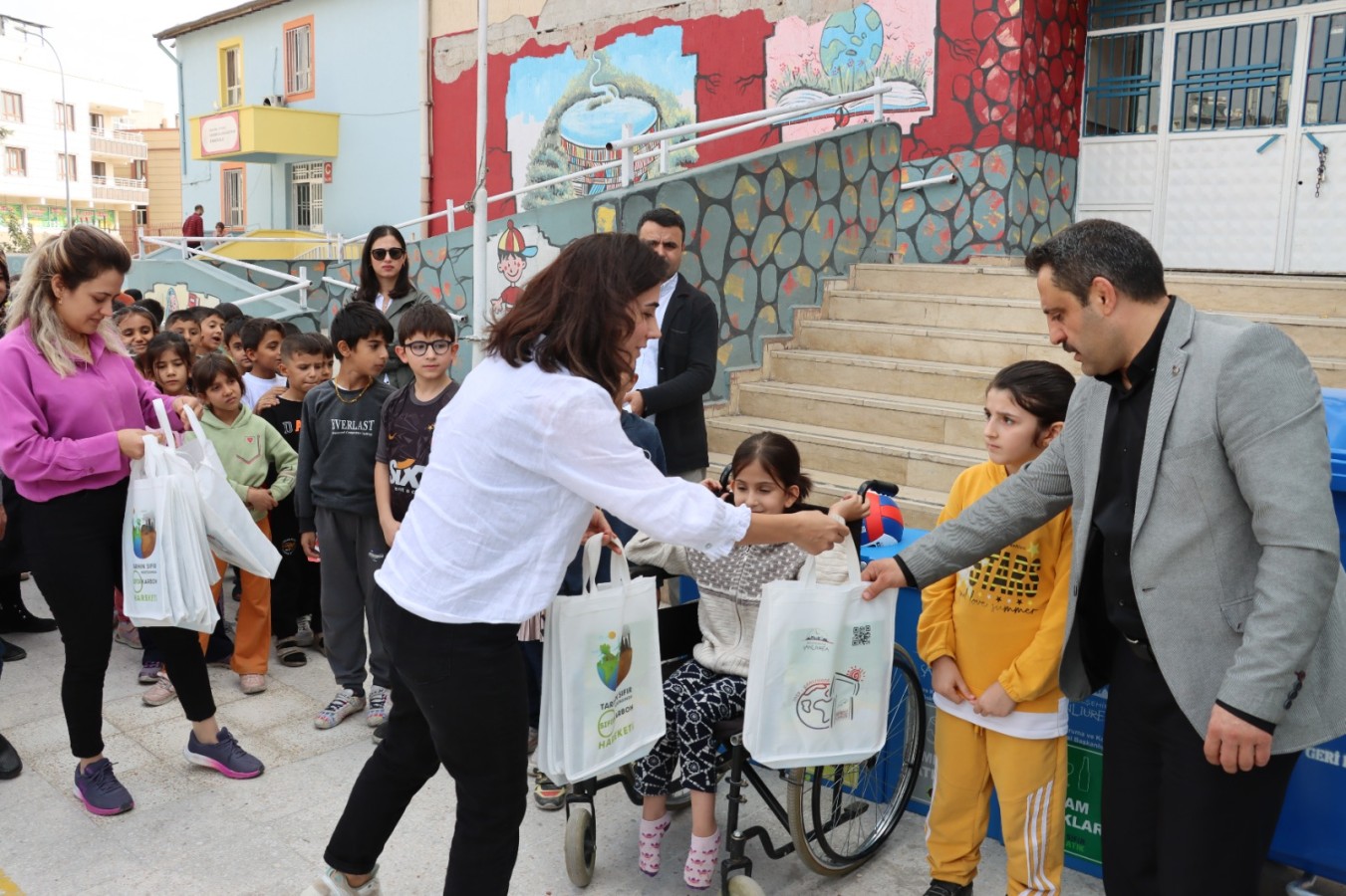 Minik Gazal’ın dilekçesine Başkan Beyazgül’den destek