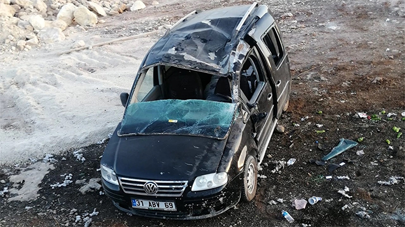 Şanlıurfa’da araç takla attı! 2 yaralı