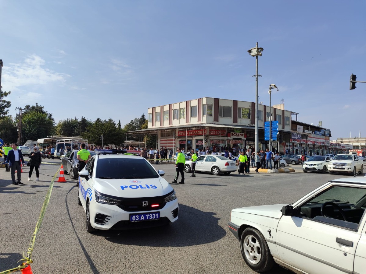 Urfa'da kamyon ışıklarda bekleyen motosiklete çarptı! 1 ölü