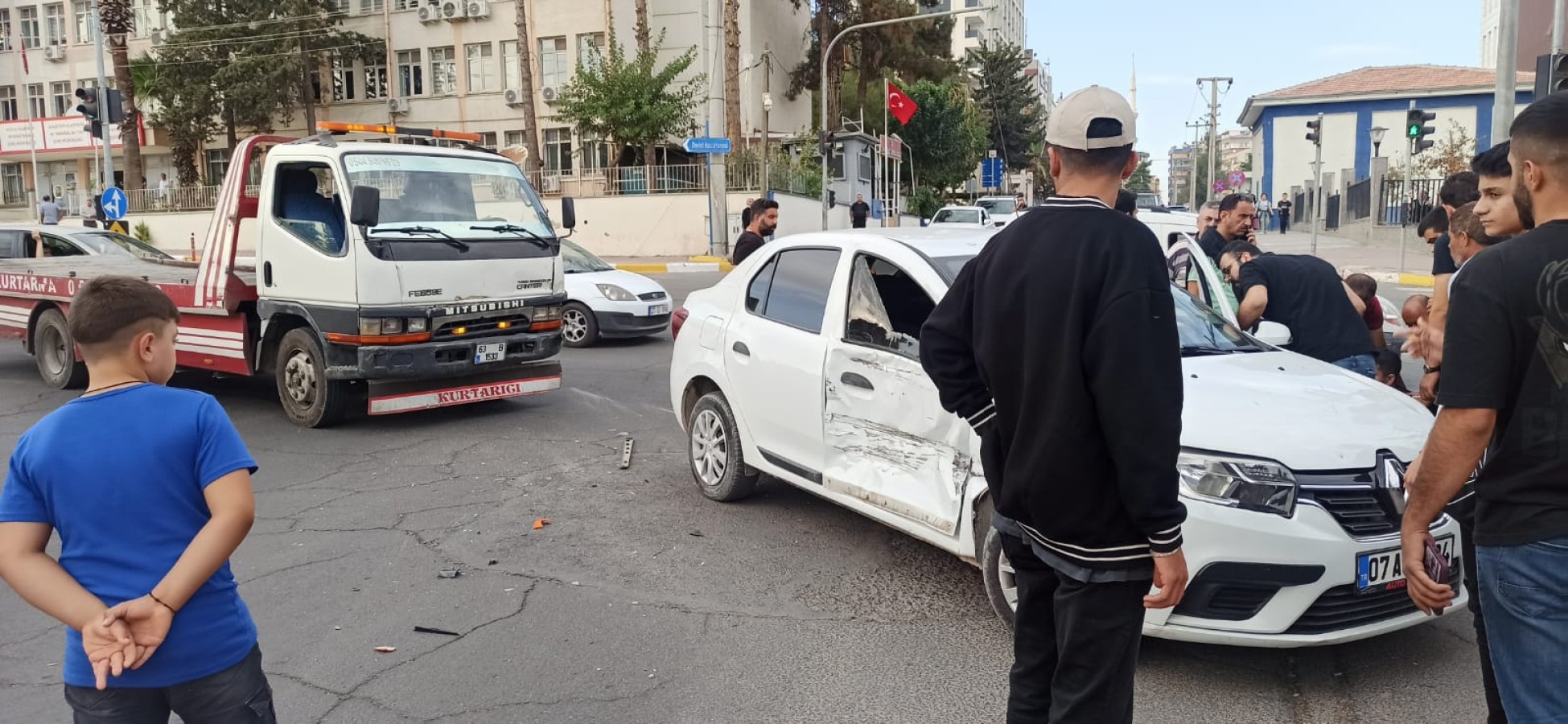 Urfa’da kırmızı ışık ihlali kaza getirdi! 1 yaralı