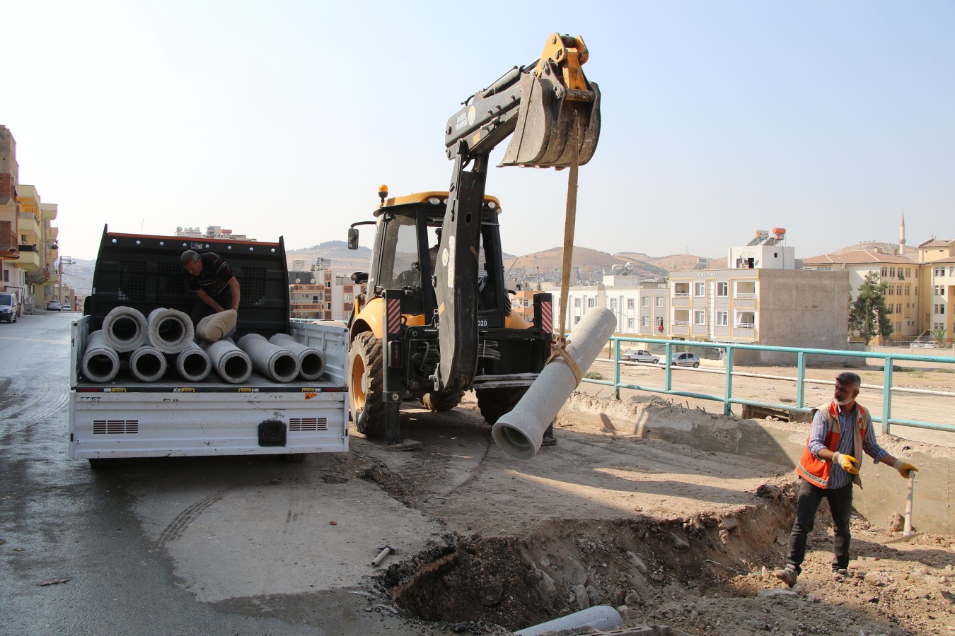 Yollar yenileniyor, mahalleler değişiyor