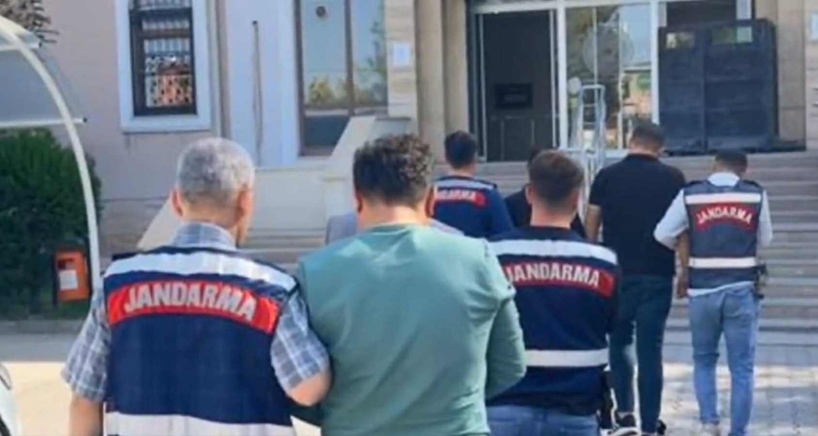 Şanlıurfa dahil 66 ilde ruhsatsız silah operasyonu: 715 gözaltı