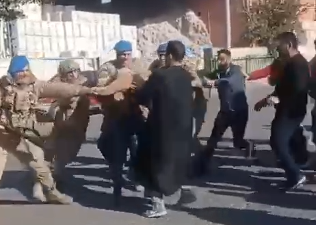 Urfa’da jandarma ile işçiler arasında gerginlik: 3 gözaltı;