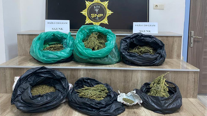 Siverek'te 8 kilo 210 gram skunk ele geçirildi