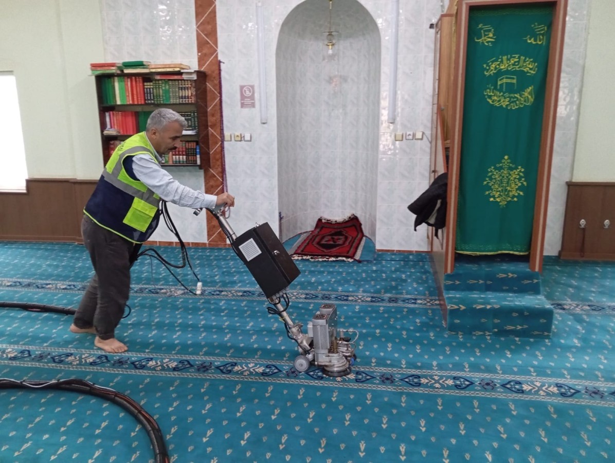 Viranşehir’de camiler temizleniyor;
