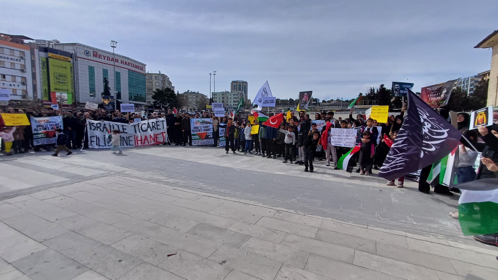 Şanlıurfa'da "İsrail'le Ticaret Filistin'e İhanet" eylemi