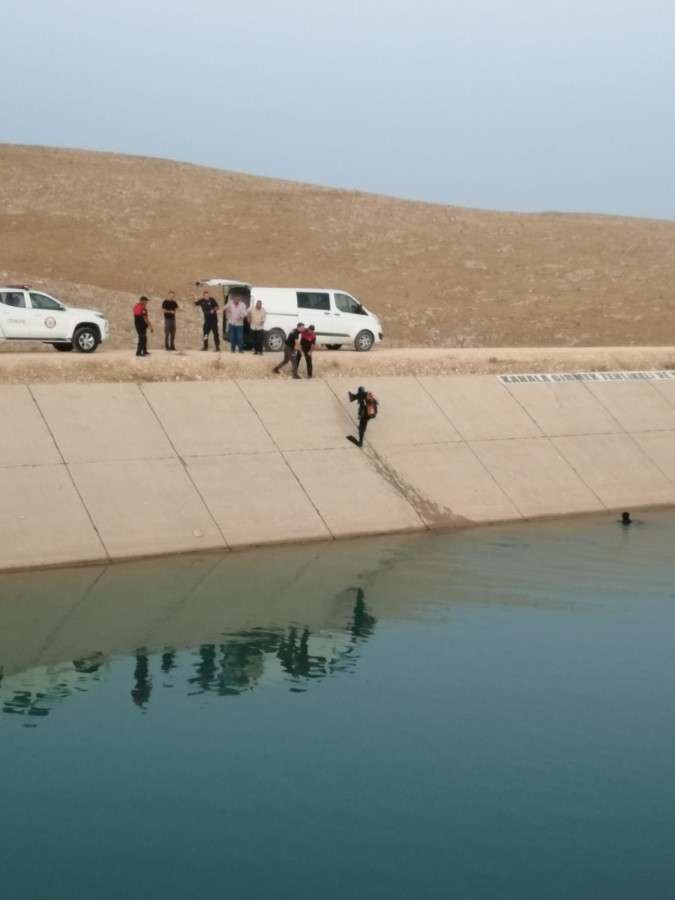 Şanlıurfa'da serinlemek için kanala giren genç boğuldu