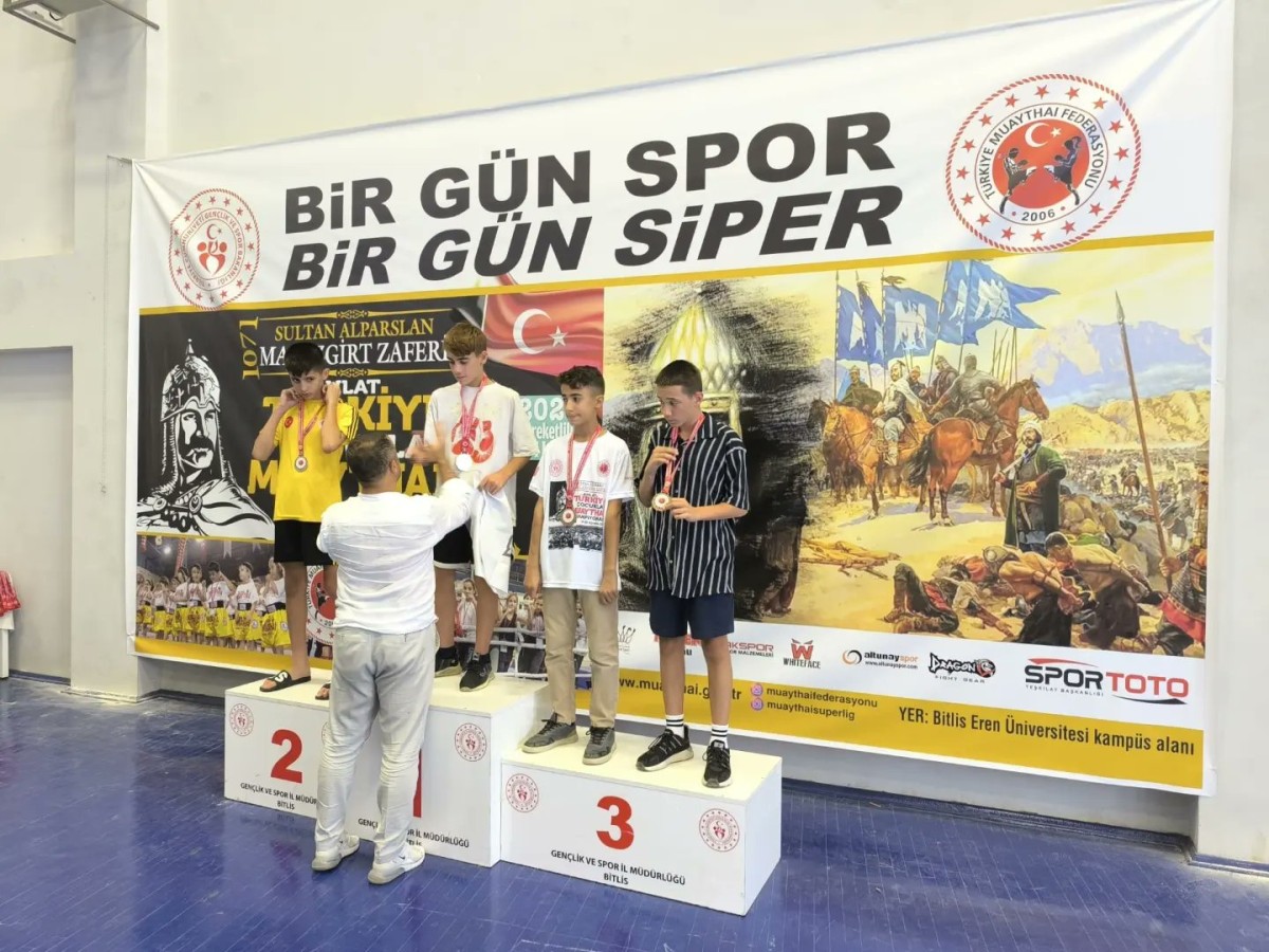 Şanlıurfalı sporcular Muaythai Türkiye üçüncüsü oldu