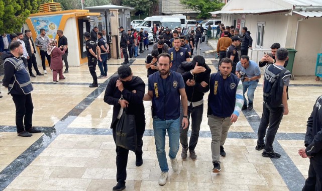 Şanlıurfa’da bahis şüphelileri adliyeye çıkarıldı: Yakınlarından “Korkmayın” tesellisi