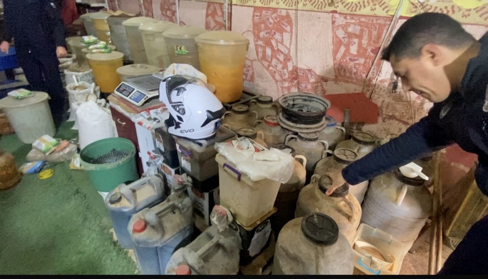 Urfa’da mide bulandıran bakkal