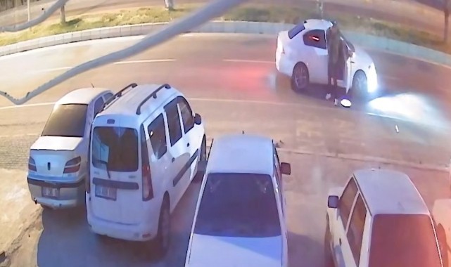 Şanlıurfa’da oto galeri kurşunlaması kamerada