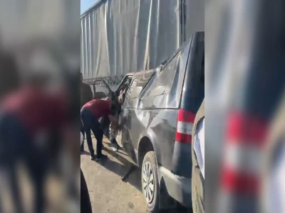 Şanlıurfa’da minibüs TIR’a arkadan çarptı: 2 ölü, 2 ağır yaralı