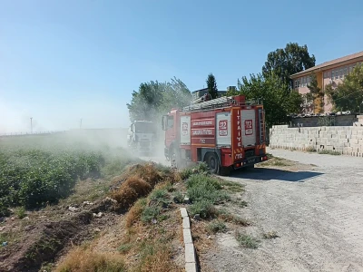 Akçakale sınır hattındaki mayınlı alanda yangın paniği