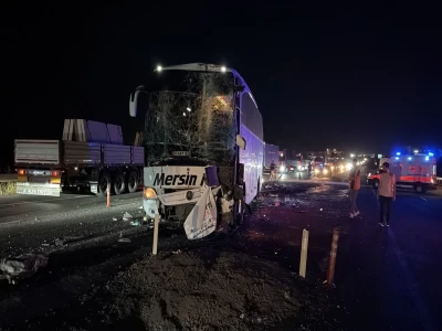 Malazgirt kutlamasından gelenler, Siverek'te kaza yaptılar: 13 yaralı