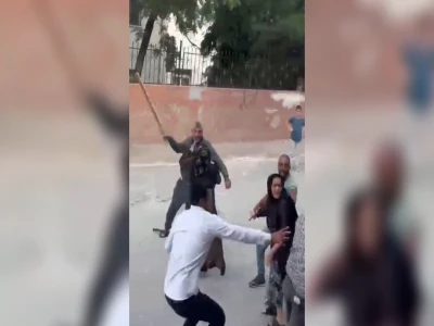 Şanlıurfa’da husumetli ailelerin kavgası kamerada: 3 yaralı